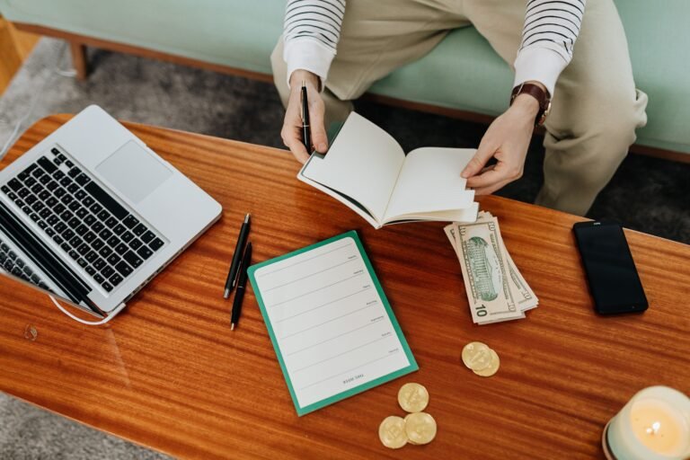 How to Monetize a Niche Newsletter on Substack When Your List Is Still Small
