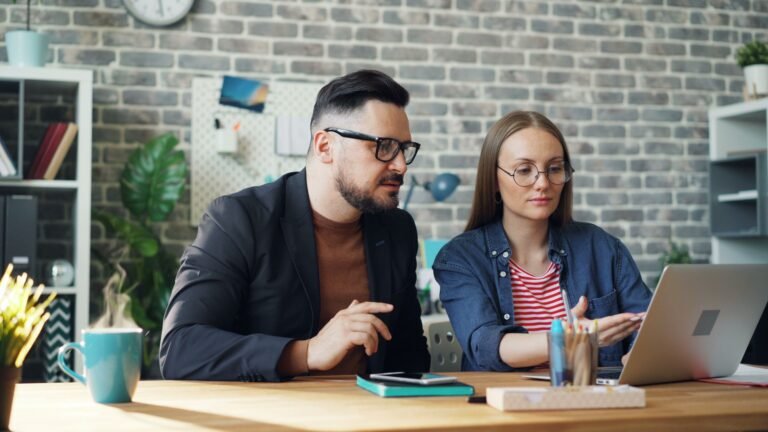 Getting Customers From LinkedIn Without Paying for Ads